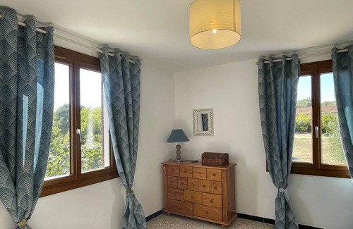 Serra-di-Ferro Apartment | Top of home, air conditioner, private entrance, private garden, parking