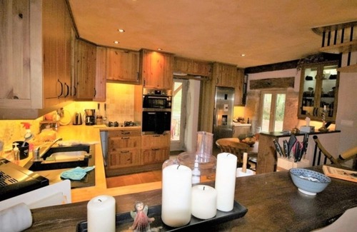 Loze House | Top-of-the-range house 10 5-star reviews. 16 08 - 22 08 2025: 900 € all-inclusive.