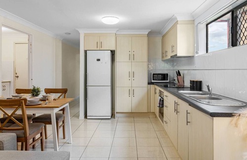 Robertson House | Top Value | Dual-Living Sleep 15 | Great Location