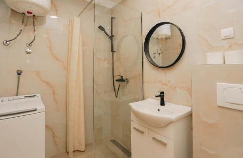 Bijeli do Apartment | Toplish 27