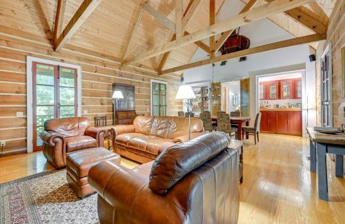 Topton House | Topton Cabin with Hot Tub - 6 Mi to Nantahala Lake!
