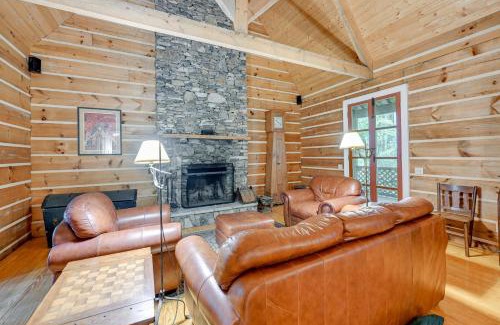 Topton House | Topton Cabin with Hot Tub - 6 Mi to Nantahala Lake!