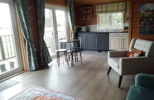 Romney Marsh Other | Tore Petty - Romantic lodge - spa bath & sauna