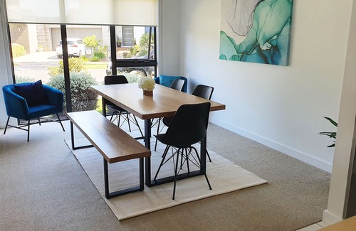 Torquay House | Torquay Retreat close to Sands Golf Club & Whites Beach