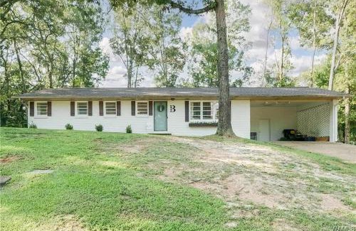 Northport House | Touchdown Townhouse: Your Home near Stadium
