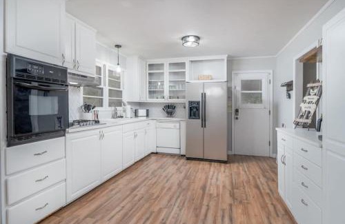 Northport House | Touchdown Townhouse: Your Home near Stadium