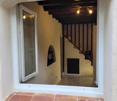 Bonifacio House | tour casella