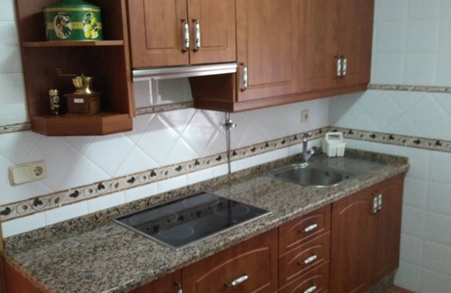 Alcala de Guadaira Ski Chalet | TOURIST ACCOMMODATION VILLA. 14 SEATS. 5 BEDROOMS. POOL AND GARDEN,