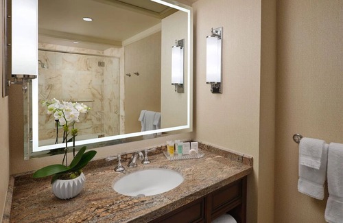 Downtown Salt Lake City Hotel | Tower 1 King, Little America Hotel, Indoor Pool, Near Temple Square