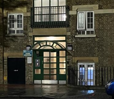 Riverside Apartment | Tower Bridge! Immaculate One Bed