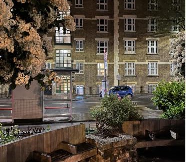 Riverside Apartment | Tower Bridge! Immaculate One Bed