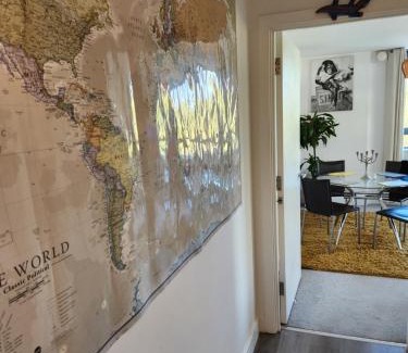 Wapping Apartment | Tower Bridge - Saint Katherine's Dock