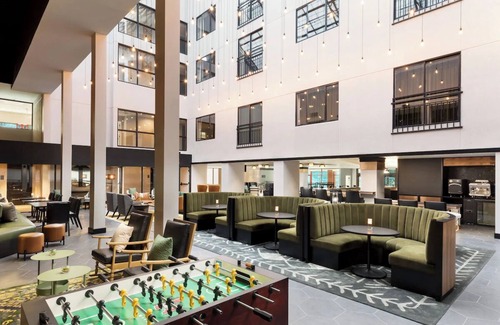 Brookline Hotel | Tower King at Arcadian Hotel! Onsite Dining, Near Fenway Park!