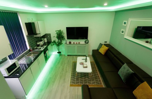 Rodley Apartment | Towler House Apartments 6 Beds in 3 Bedrooms