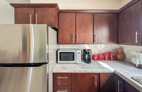 Centro House | Town & Shore Escape 3BR Haven
