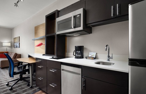 Milton Hotel | TownePlace Suites by Marriott Lafayette South