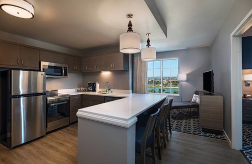 San Diego Hotel | TownePlace Suites by Marriott San Diego Airport/Liberty Station