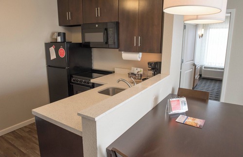 Battle Creek Hotel | TownePlace Suites by Marriott Battle Creek