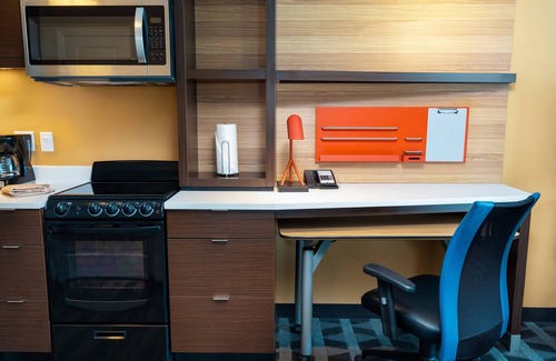 Lake Forest Hotel | TownePlace Suites by Marriott Irvine Lake Forest