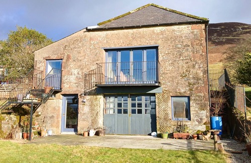 Thornhill Cottage | Townhead Mill - a cottage that sleeps 6 guests in 3 bedrooms