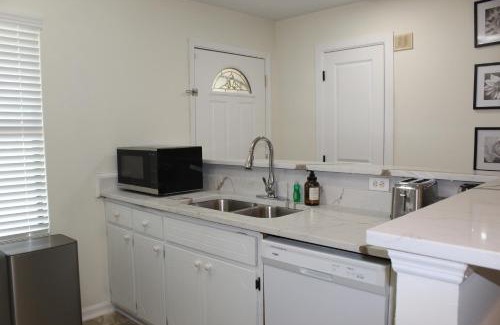 Jonesboro House | Townhome - El Fuerte