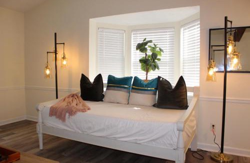Jonesboro House | Townhome - El Fuerte