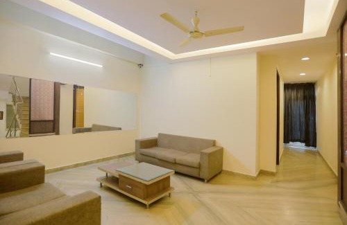Sushant Lok Hotel | Townhouse 887 Hotel MV