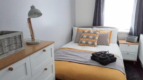 Stoke-on-Trent Bed & Breakfast | Townhouse @ Birches Head Road Stoke