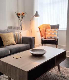 Stoke-on-Trent Bed & Breakfast | Townhouse @ Birches Head Road Stoke