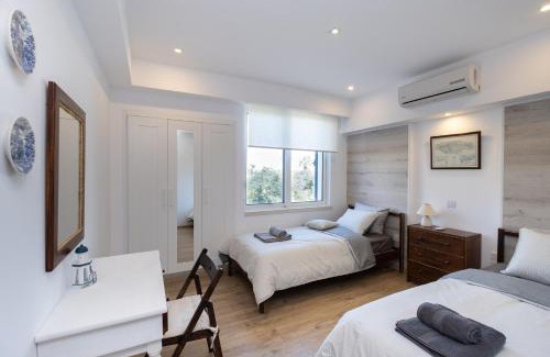 Paphos Apartment | Townhouse by the sea Pirate Harbor