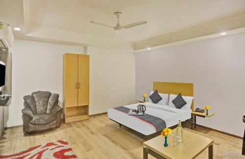 Kirti Nagar Hotel | Townhouse Jp Grand Near Mayapuri Chowk