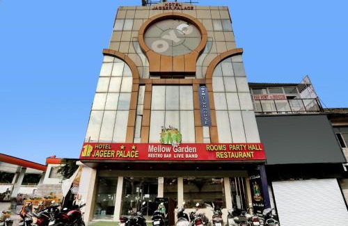 Kirti Nagar Hotel | Townhouse Jp Grand Near Mayapuri Chowk