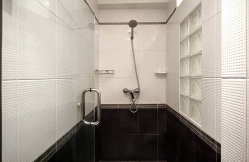 Rawai House | Townhouse literally ON NAI HARN beach. 400m from beach. THE PERFECT LOCATION