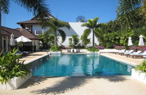 Rawai House | Townhouse literally ON NAI HARN beach. 400m from beach. THE PERFECT LOCATION