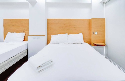 Valenzuela Hotel | Townhouse Oak BRBlock Boutique & Residences, Kalayaan Avenue, Near Ayala Mall, Poblacion, Makati, Manila