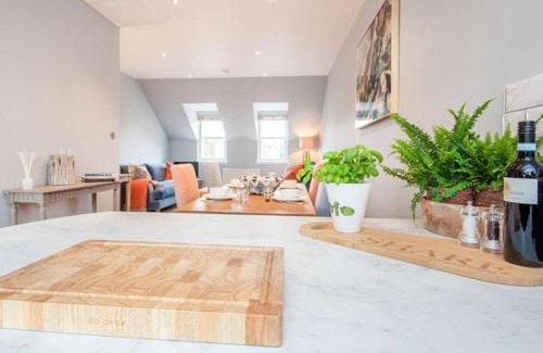Dornoch Apartment | Townhouse on the Square, Dornoch