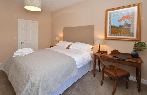 Stoke-on-Trent House | Townhouse @ Shelton New Road Stoke