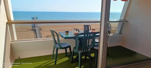 Saint-Jean-de-Monts Apartment | Très bel appartement accès direct sur plage, vue sur mer - 2 pièces - 4 pers