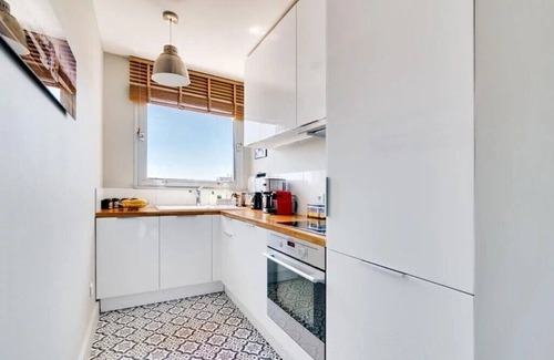Combat Apartment | Très bel Appartement Avec vue Panoramique sur Paris Est et Montmartre