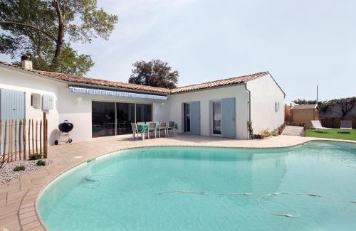 Le Bois-Plage-en-Re Villa | Très belle villa avec piscine (4*)