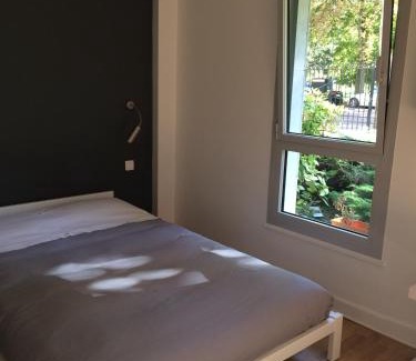 Neuilly-sur-Seine Apartment | Trés Beau Studio (face bois), 10mn de l'Etoile