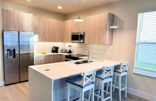 Bay Lake Apartment | TR1399 – 3BR Townhouse w/Private Pool - 8 guests