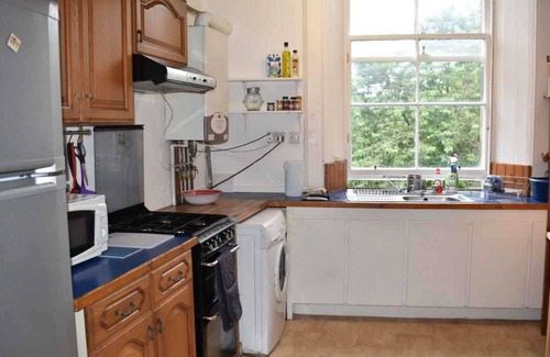 Bruntsfield Apartment | Traditional Apartment oer the Meadows