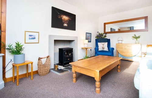 Dornoch Cottage | Traditional Cottage near Embo Beach