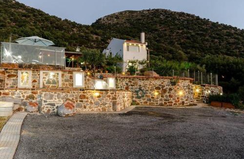 Drosia Villa | Traditional Cretan Style Villa