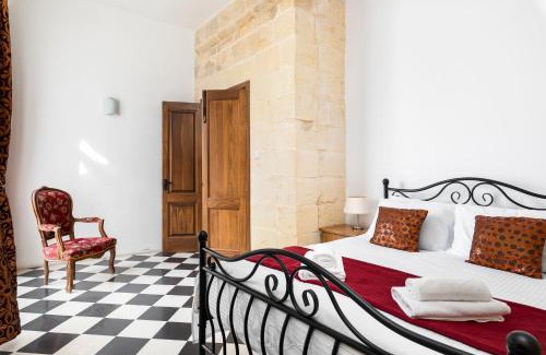 Cospicua House | Traditional & Modern Maltese Townhouse - Rooftop Terrace and Sea Views, close to Birgu Waterfront