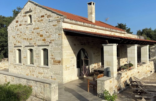 Vamos House | Traditional stone house for rent in Crete in a quiet location