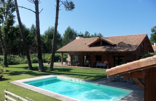 Moliets-et-Maa House | Traditional wooden house with heated swimming pool and pool house in Moliets - France