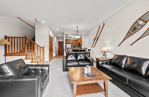 Sun Peaks Condo | Trails Edge #17 By Bear Country