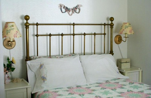 Calistoga Bed & Breakfast | Trailside Inn Bed and Breakfast